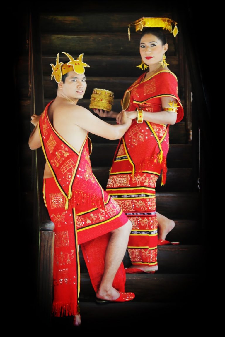 Baju Adat Maluku Sulawesi Utara Yang Elegan - Budayanesia