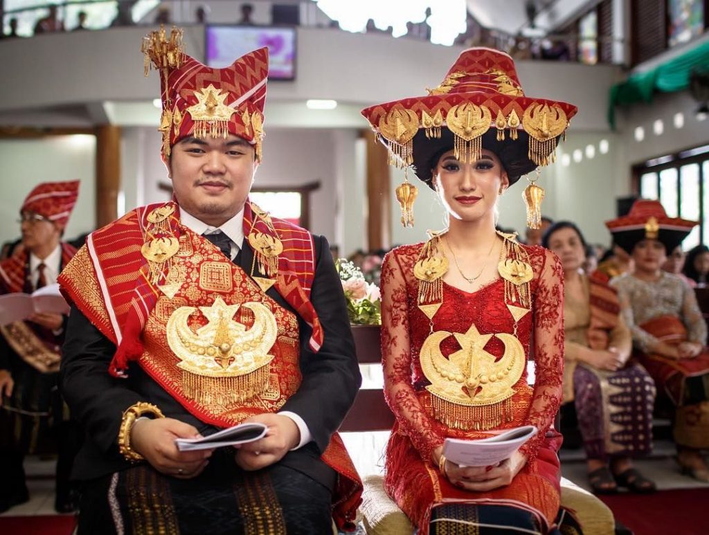 Nama Baju Adat Sumatera Utara Beserta Keunikanya | Budayanesia