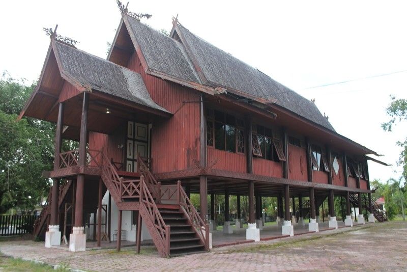 Nama Rumah Adat Kalimantan Barat