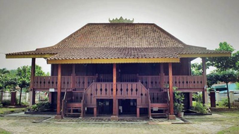 Nama Rumah Adat Lampung