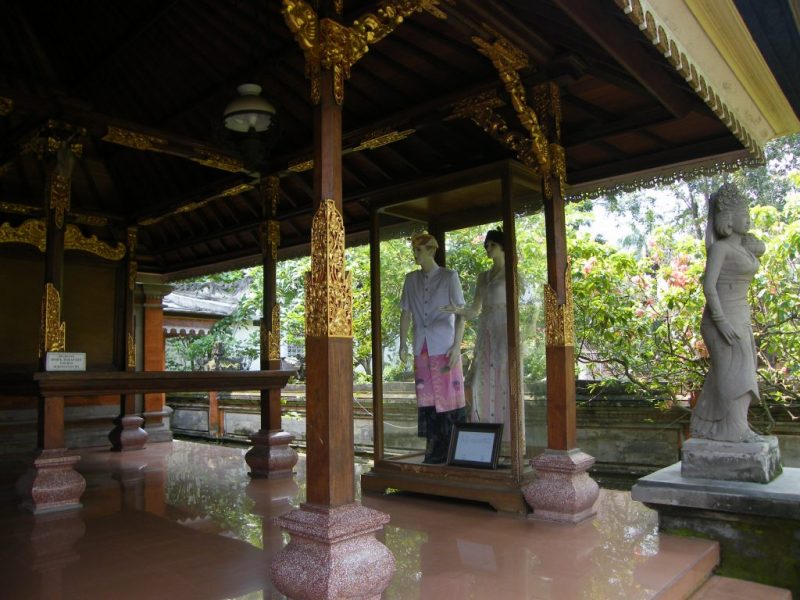 Rumah Adat Suku Bali